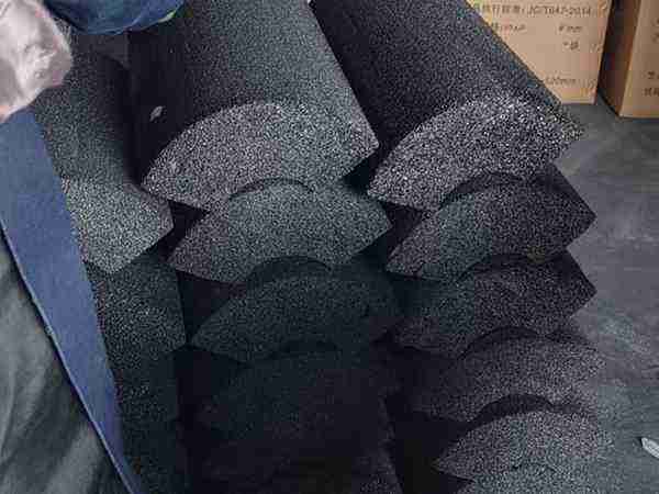 泡沫玻璃保溫管殼