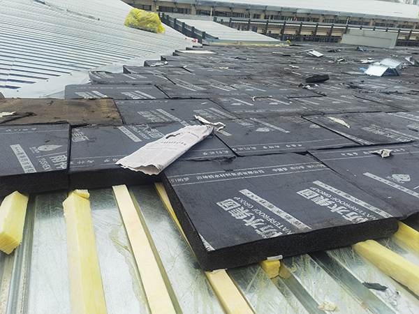 金屬屋面復合貼面泡沫玻璃保溫板